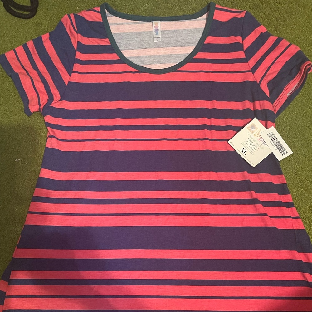 LuLaRoe Classic T- NWT